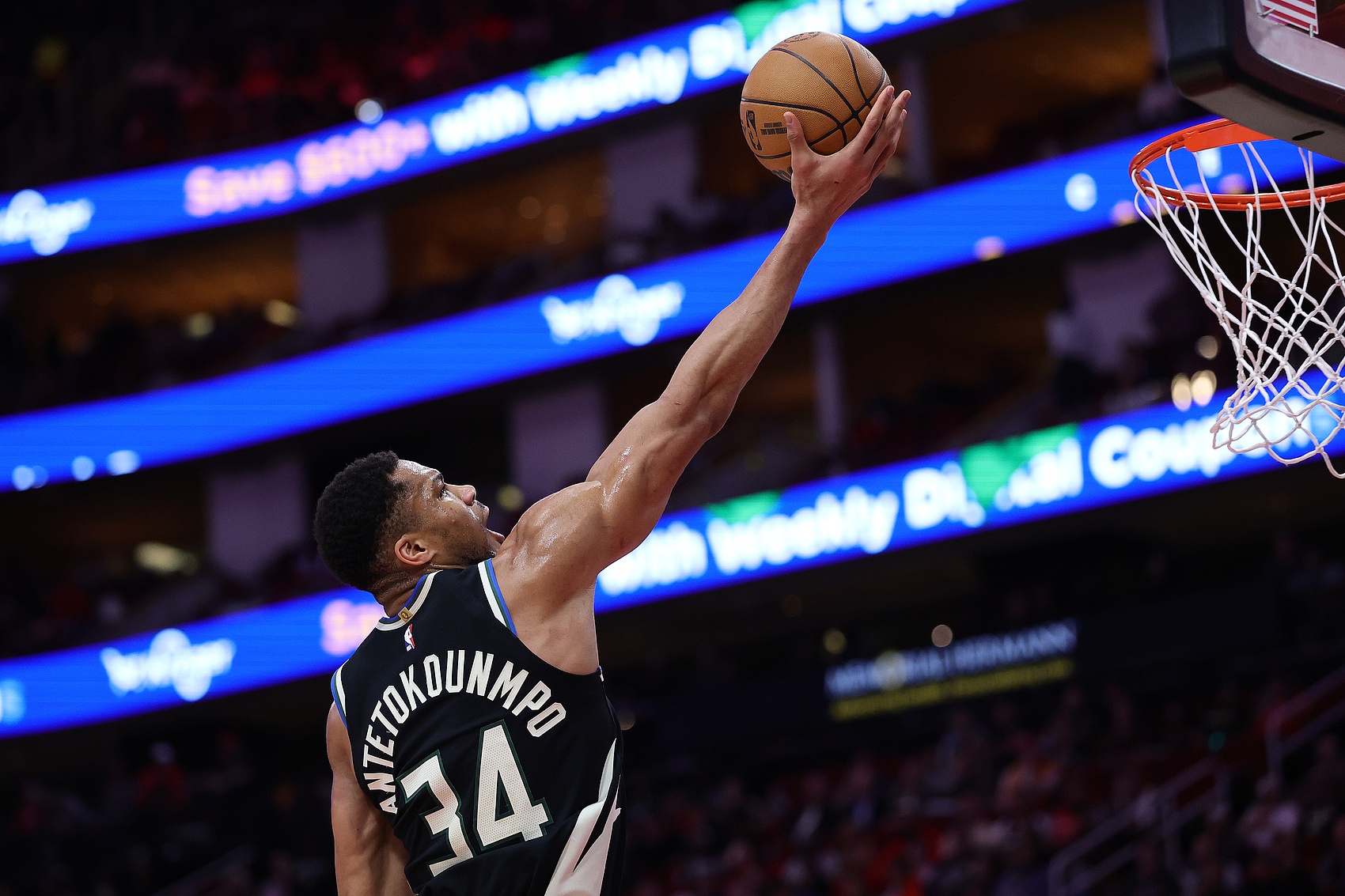 字母哥巅峰对决,西亚卡姆与30激战DWG分钟,爆冷胜负难料!的简单介绍 字母哥巅峰对决,西亚卡姆与30激战DWG分钟,爆冷胜负难料!的简单介绍