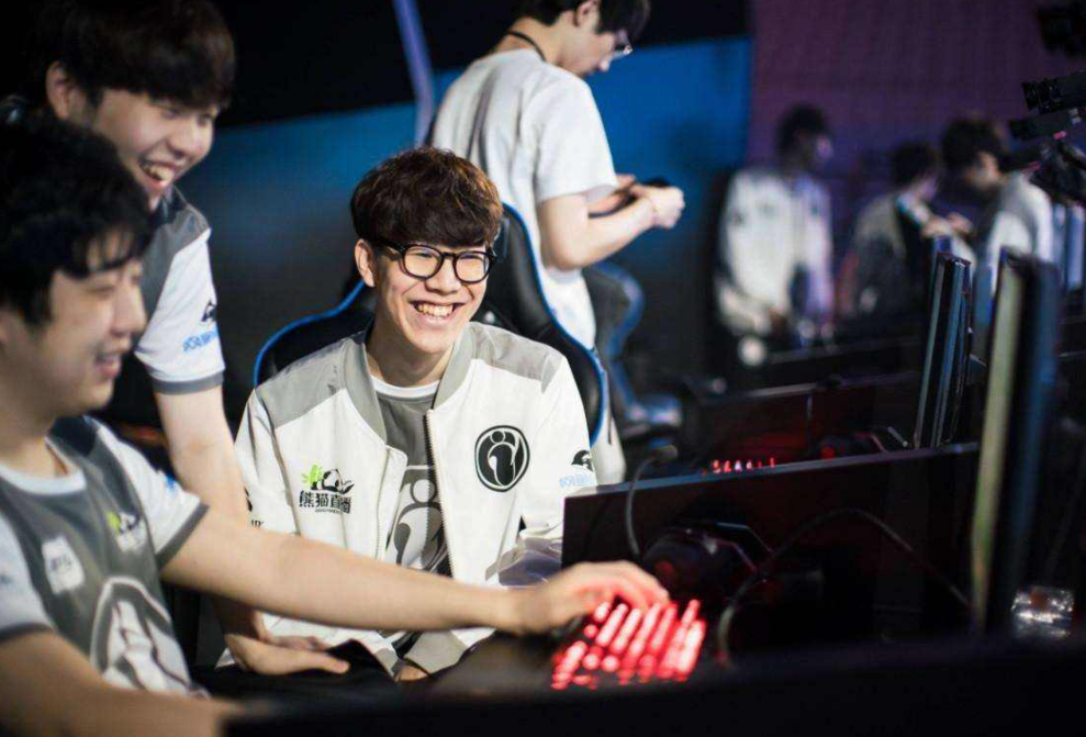 开云体育-Uzi巅峰对决，TheShy与80激战切尔西分钟，连败胜负难料！的简单介绍